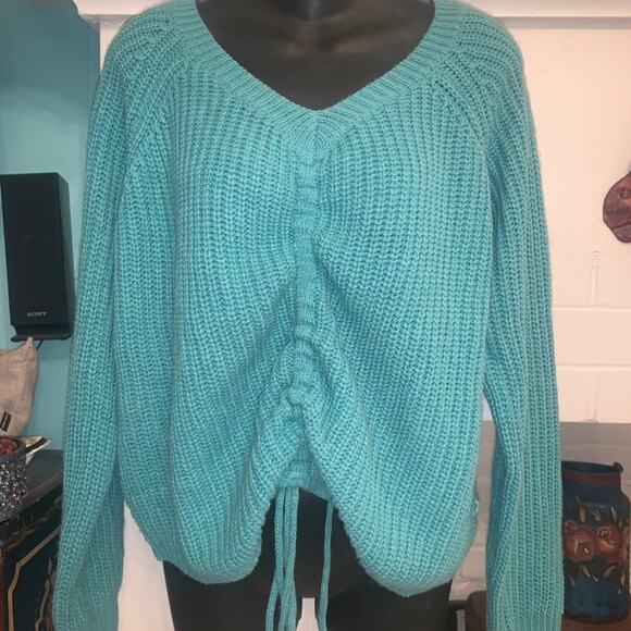 NWOT TIFFANY BLUE SWEATER WITH RUCHING - ADJUSTABLE LENGTH S OVERSIZED - Picture 2 of 10